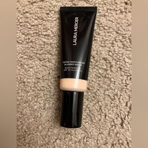 NWOT Laura Mercier Tinted Moisturizer Blurred Matte - On Silk